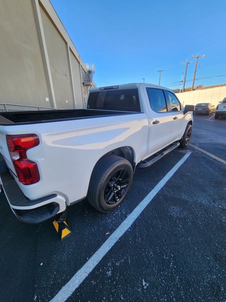 View vehicle photo 2