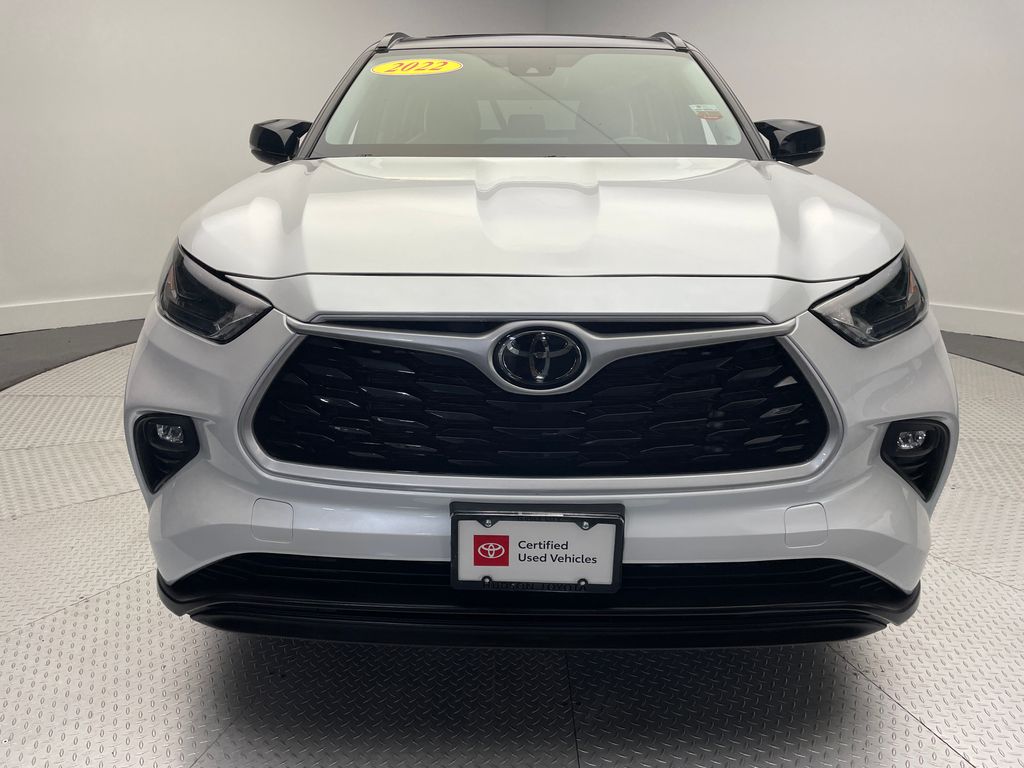 Thumbnail: 2022 Toyota Highlander - 2