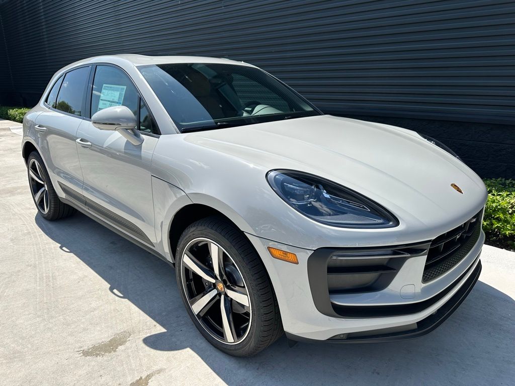 2025 Porsche Macan  10