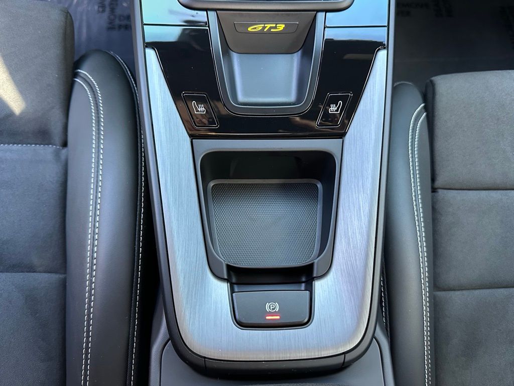 Thumbnail: 2024 Porsche 911 - 27