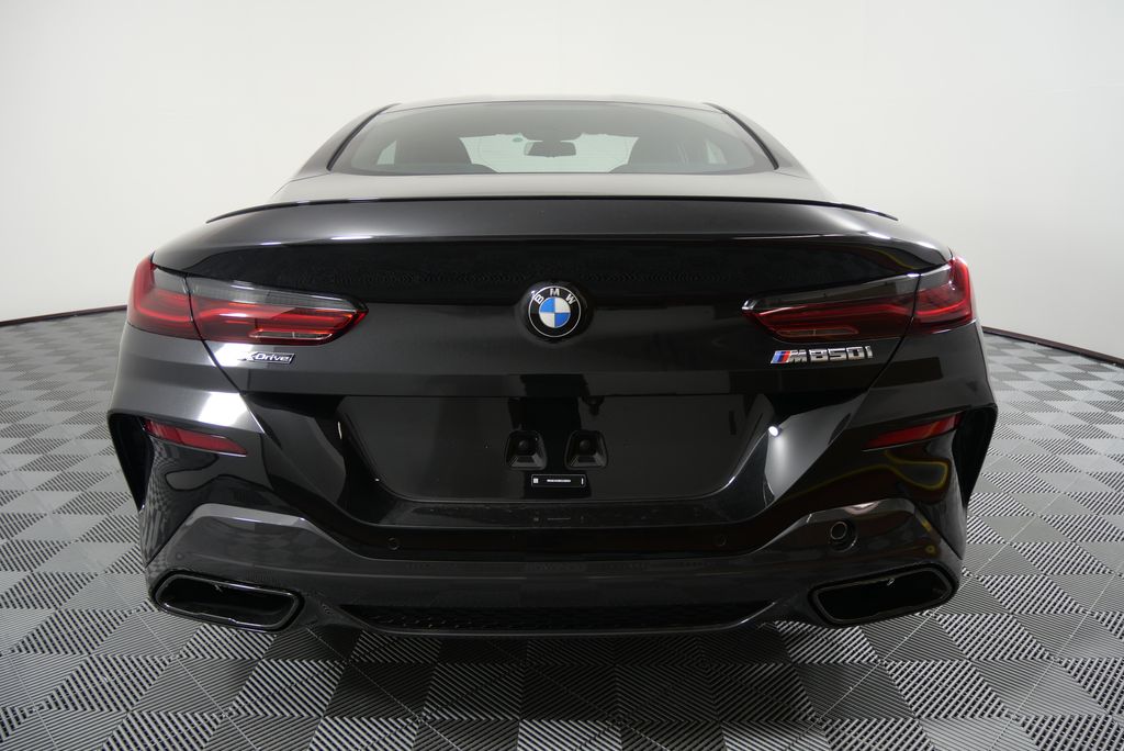 2025 BMW 8 Series M850i xDrive 6