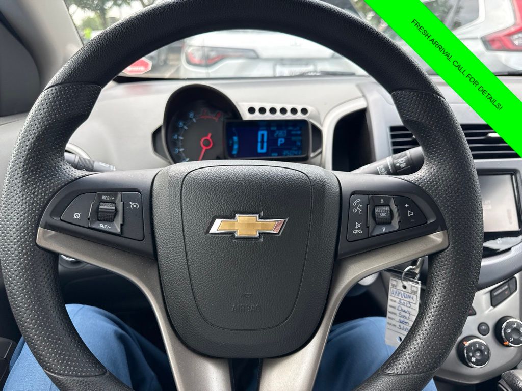 Used 2013 Silver Chevrolet LT image 17