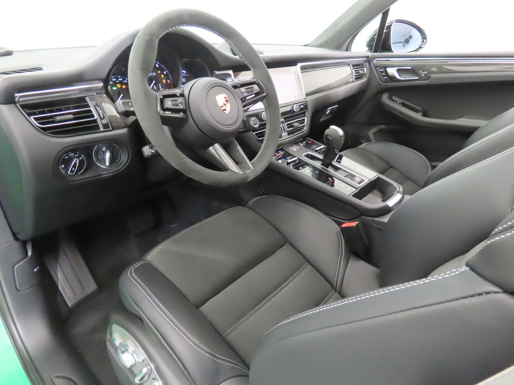 Thumbnail: 2025 Porsche Macan - 4