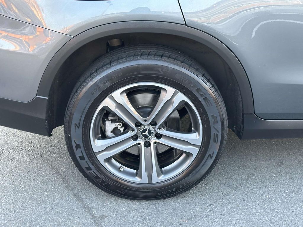 Thumbnail: 2019 Mercedes-Benz GLC - 15