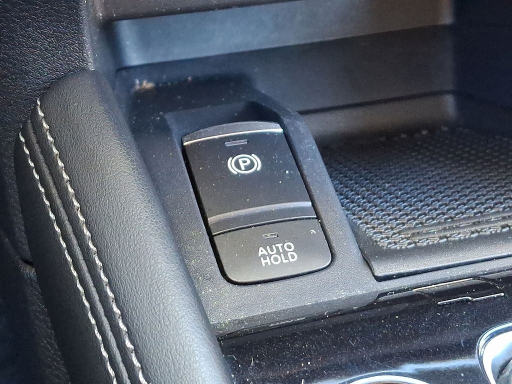 Thumbnail: 2023 Nissan Kicks - 26