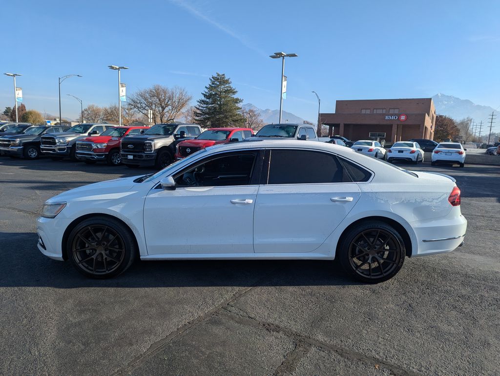 2018 Volkswagen Passat 2.0T SE w/Technology 9