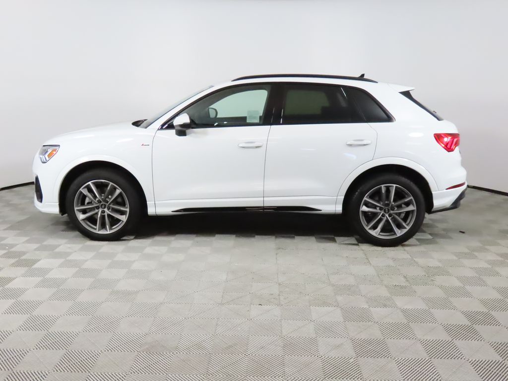 Thumbnail: 2025 Audi Q3 - 2