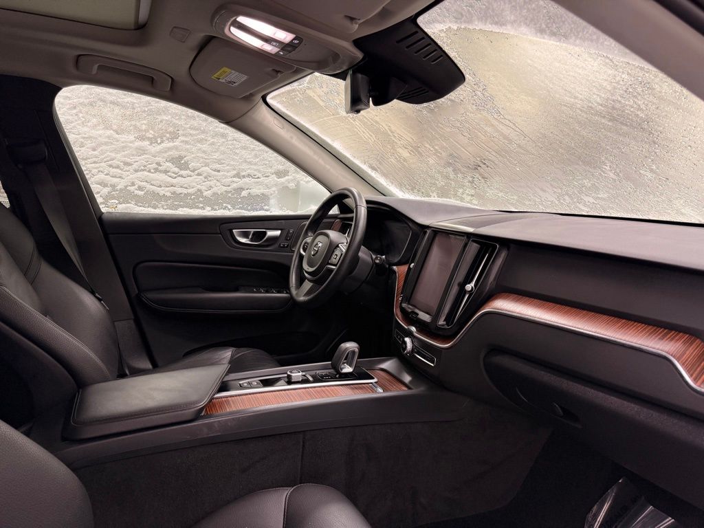 Thumbnail: 2023 Volvo XC60 - 28