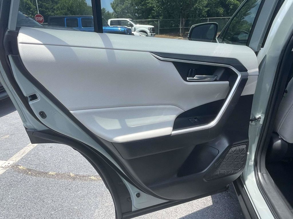 Used 2023  Toyota XLE image 14