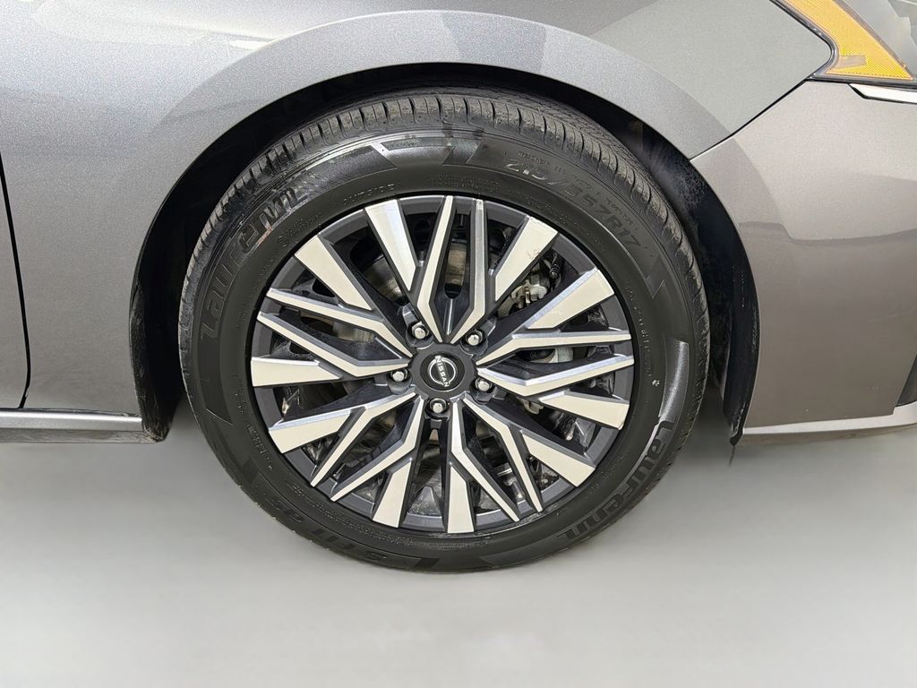 Used 2025 Nissan Altima Sedan