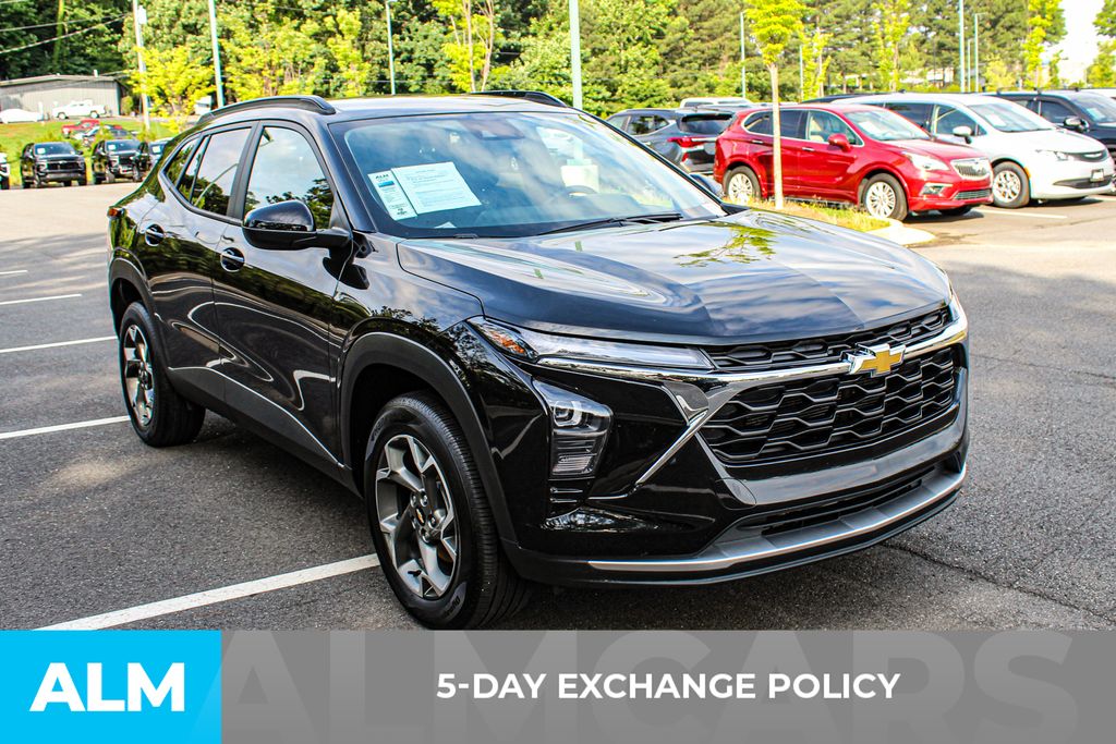 Used 2025 Black Chevrolet LT image 4
