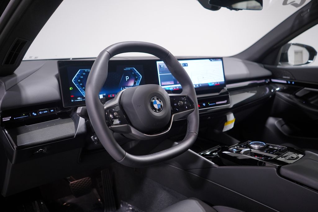 Thumbnail: 2025 BMW 5 Series - 6