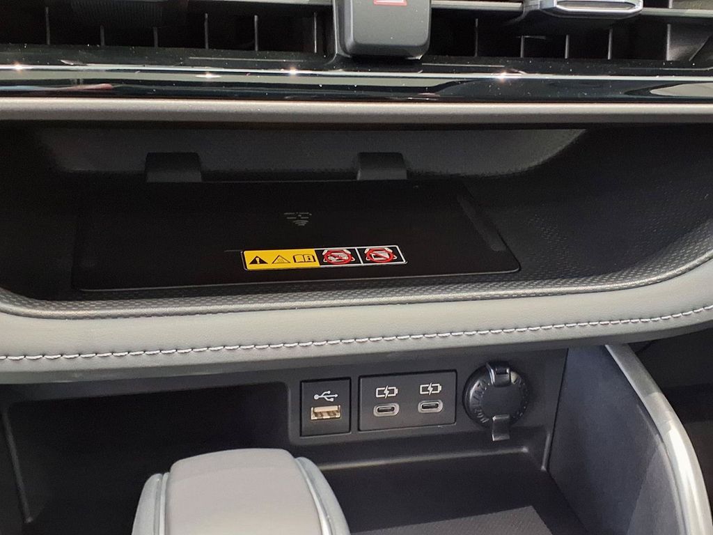 Used 2026 Toyota Highlander Hybrid SUV