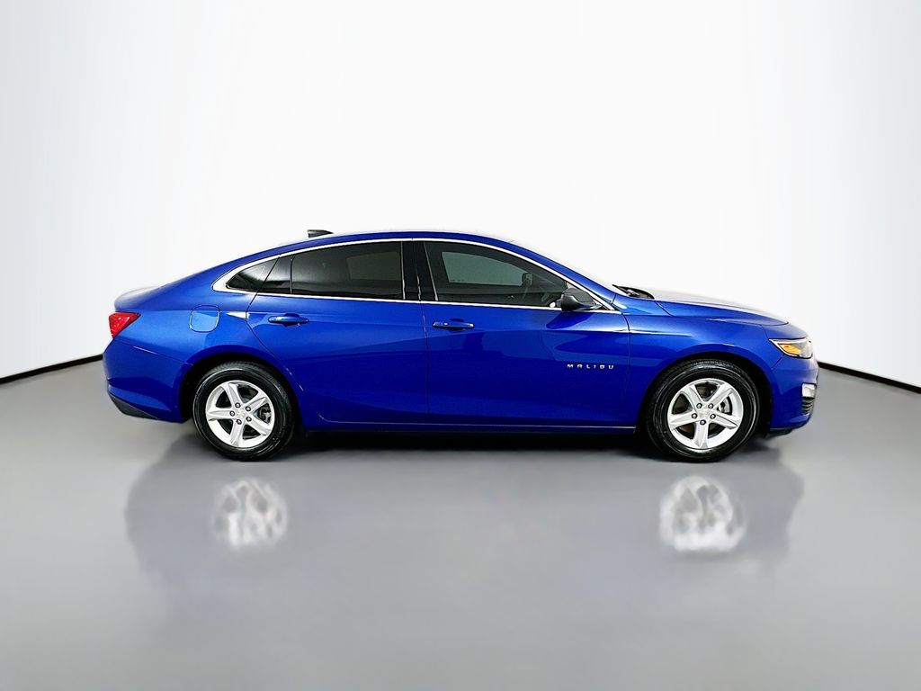 Thumbnail: 2023 Chevrolet Malibu - 4