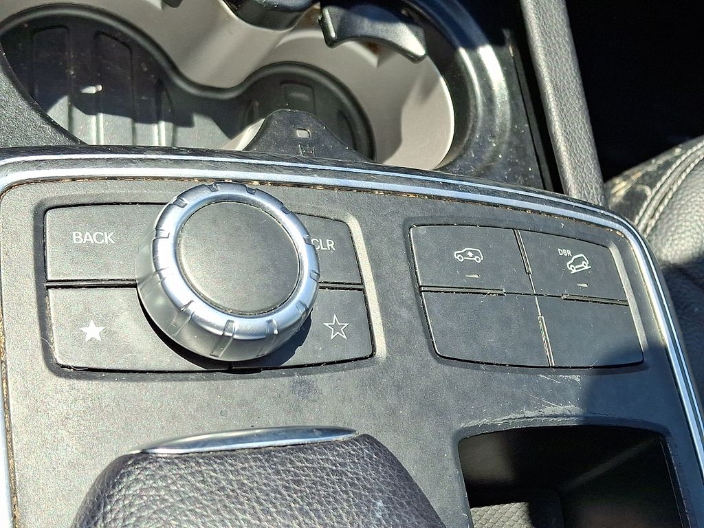 Thumbnail: 2016 Mercedes-Benz GL-Class - 23