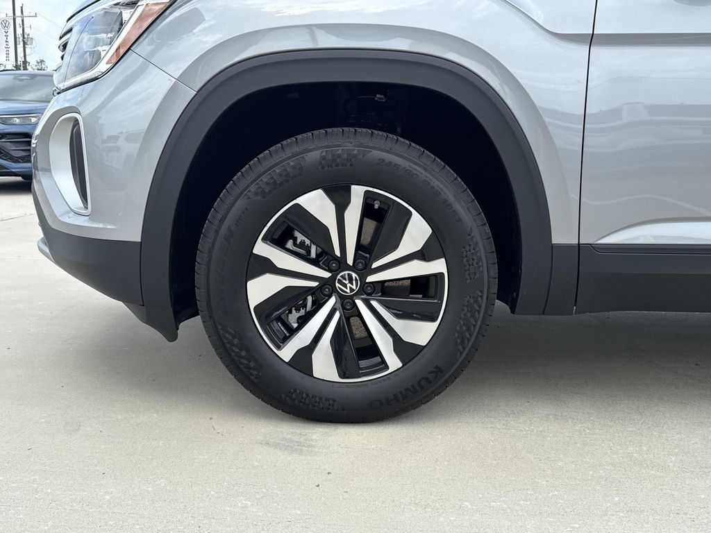 2026 Volkswagen Atlas 2.0T SE Silver at Bayshore Chrysler Jeep Dodge Ram