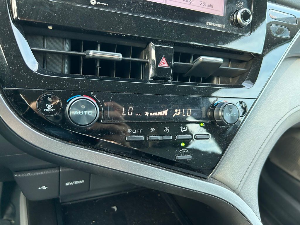 Thumbnail: 2022 Toyota Camry - 26