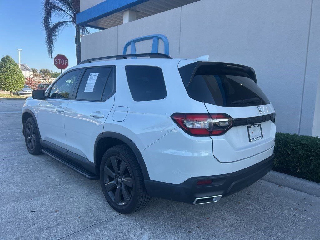 View vehicle photo 6