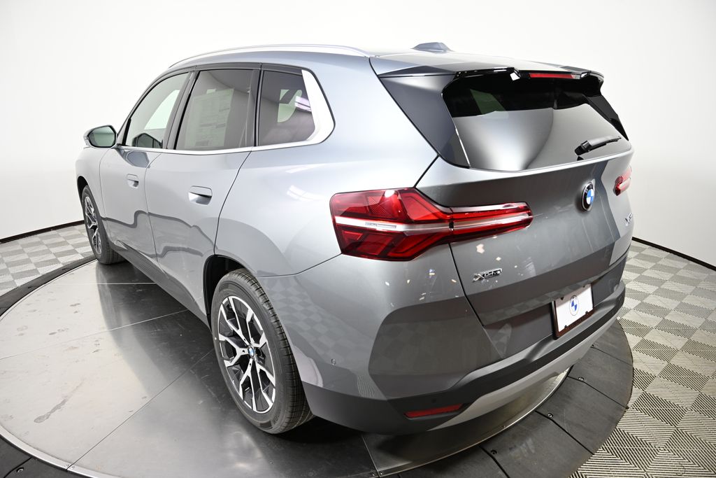 Thumbnail: 2026 BMW X3 - 3