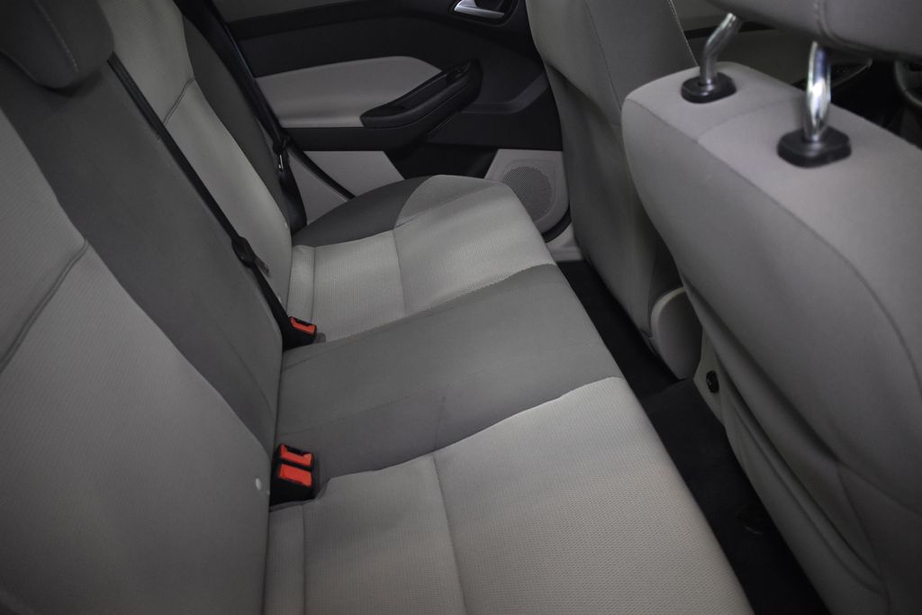 2012 Ford Focus SE 30