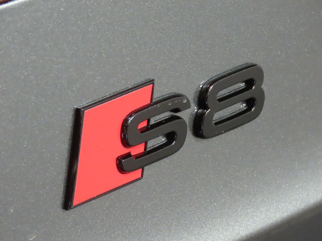 Thumbnail: 2025 Audi S8 - 9
