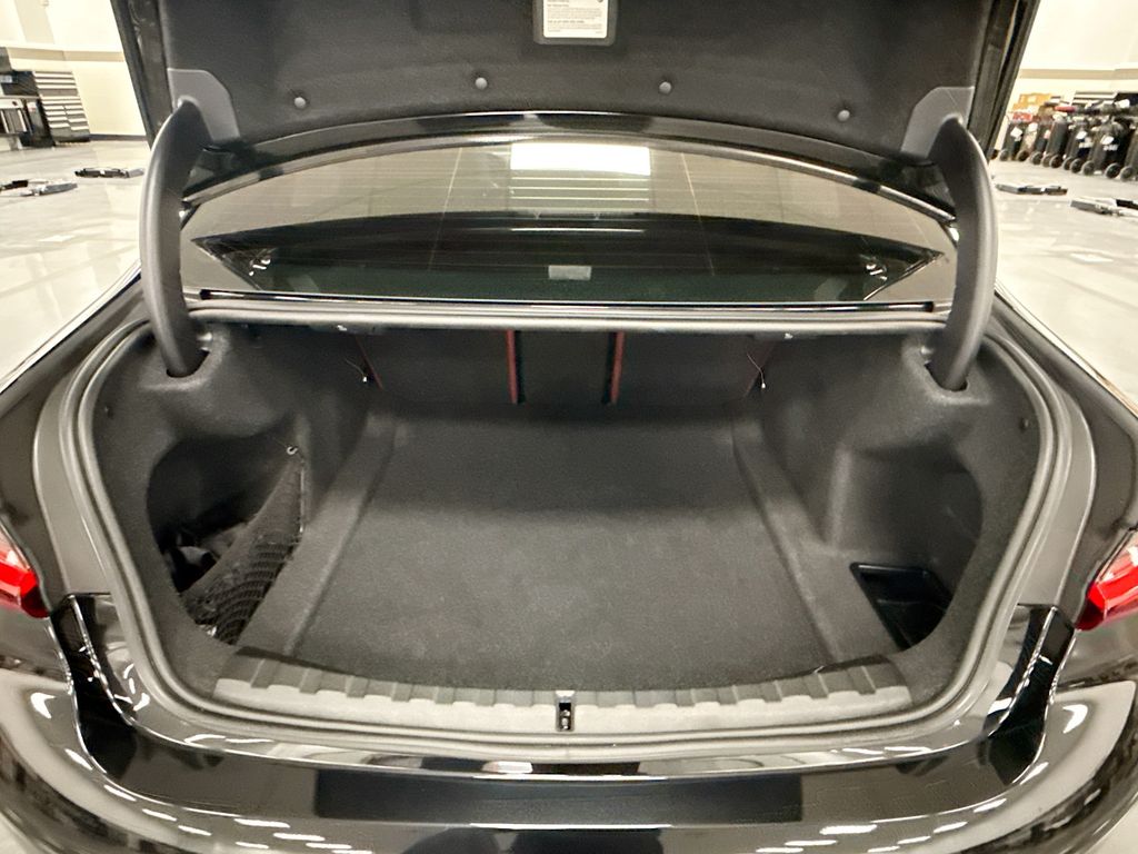 Thumbnail: 2024 BMW 3 Series - 27