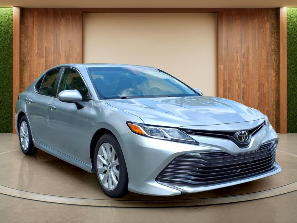 Celestial Silver Metallic 2018 Toyota Camry Sedan Front-Wheel Drive 8-Speed Automatic