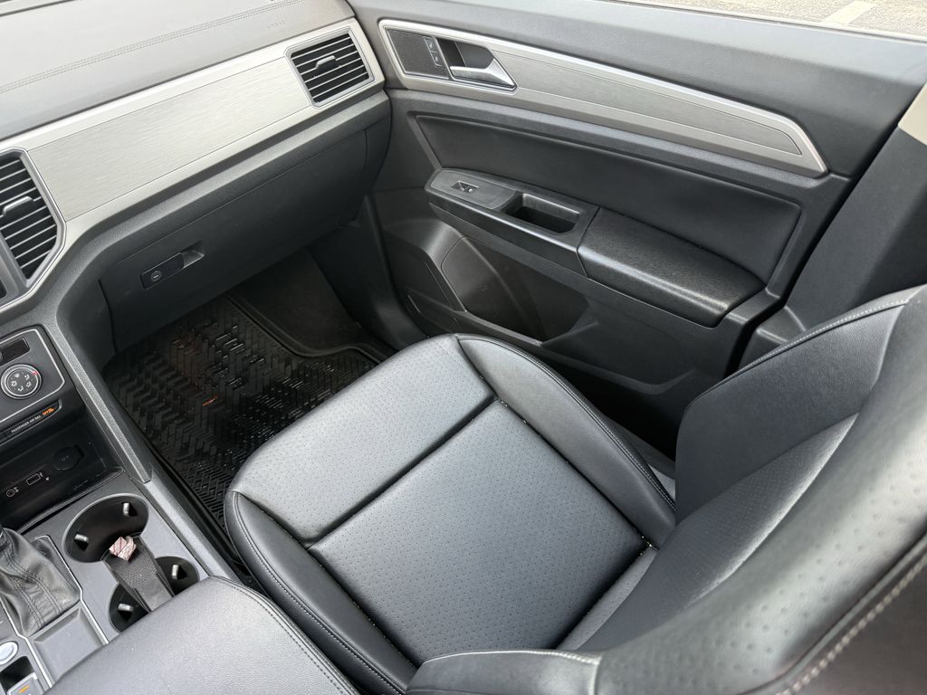 2018 Volkswagen Atlas 3.6L V6 SE Silver at Durrett Motor Company