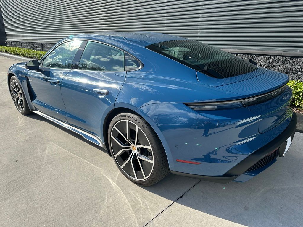 Thumbnail: 2025 Porsche Taycan - 3