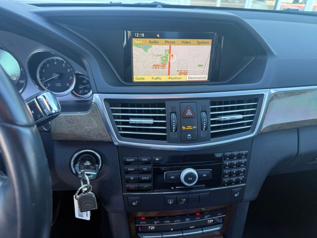 Thumbnail: 2010 Mercedes-Benz E-Class - 12