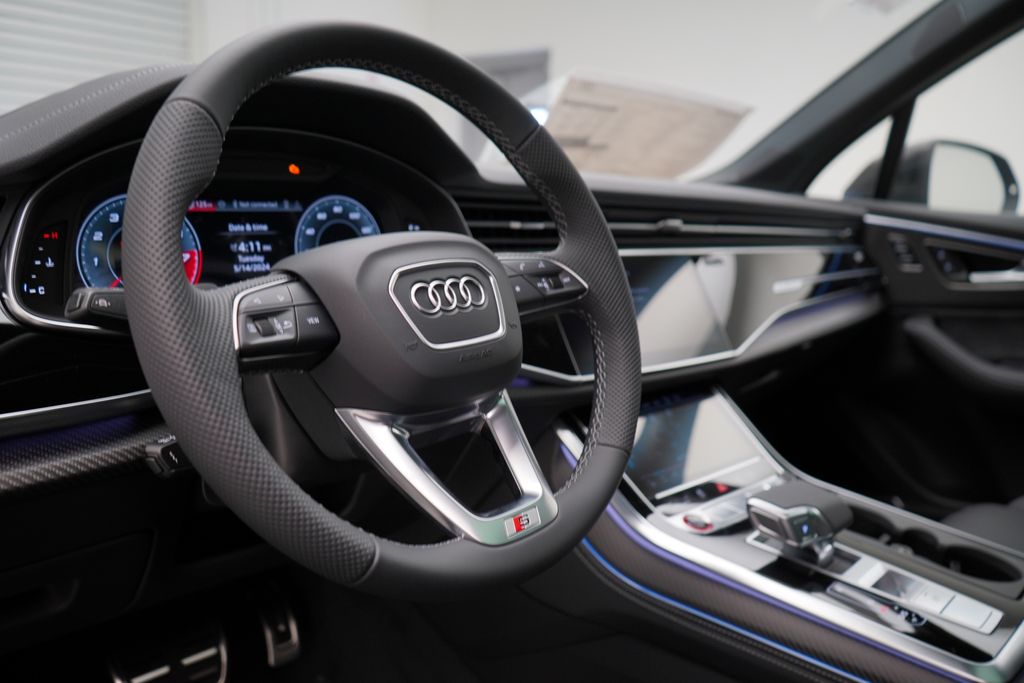 2025 Audi SQ7  10