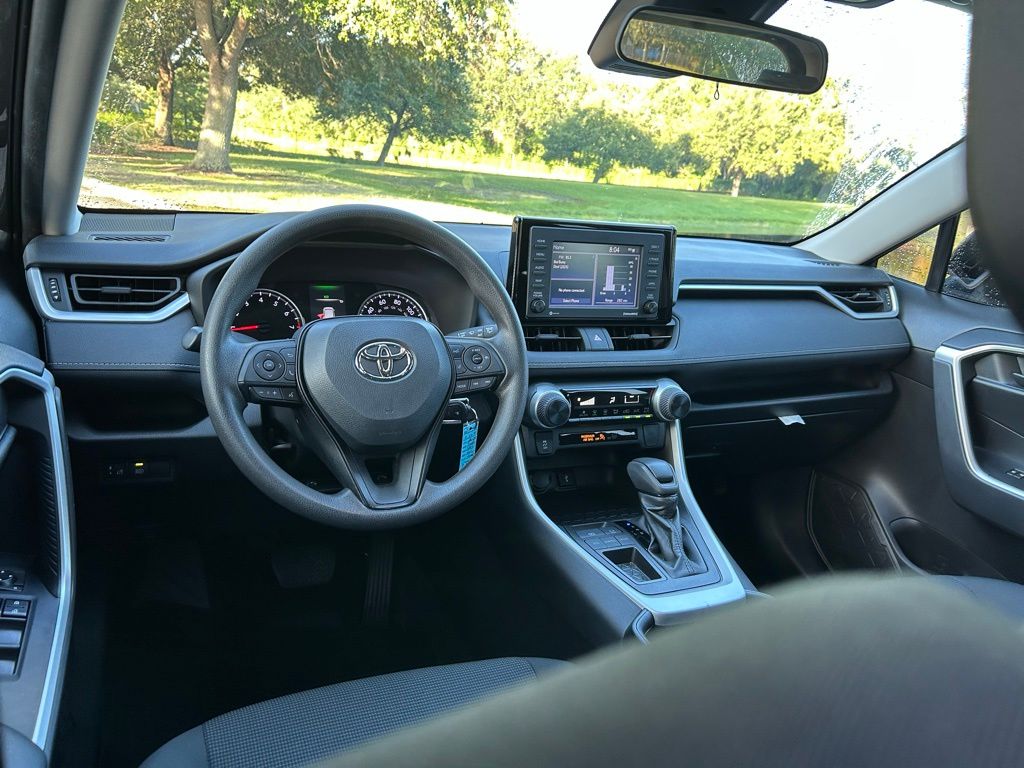 Thumbnail: 2022 Toyota RAV4 - 12