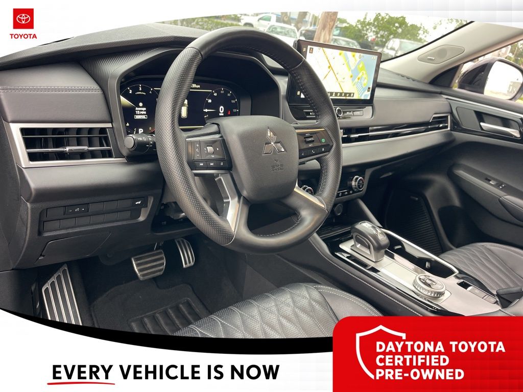 Used 2025 Mitsubishi Outlander SUV