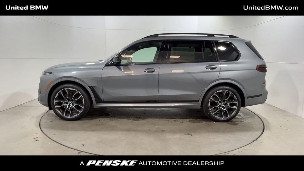 2025 BMW X7 M60i 5