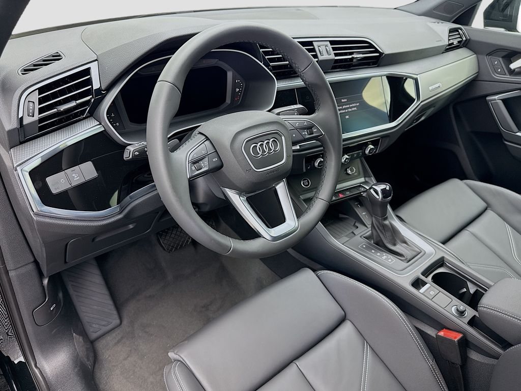 Thumbnail: 2025 Audi Q3 - 9