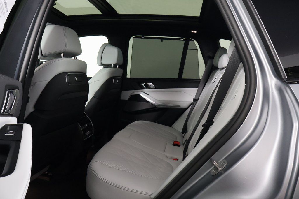 Thumbnail: 2026 BMW X5 - 6