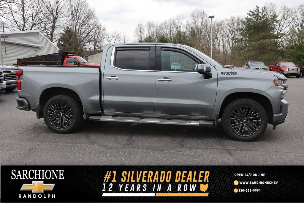 Gray (Satin Steel Metallic) 2022 Chevrolet Silverado 1500 High Country Crew Cab 4WD Pickup Truck Four-Wheel Drive Automatic