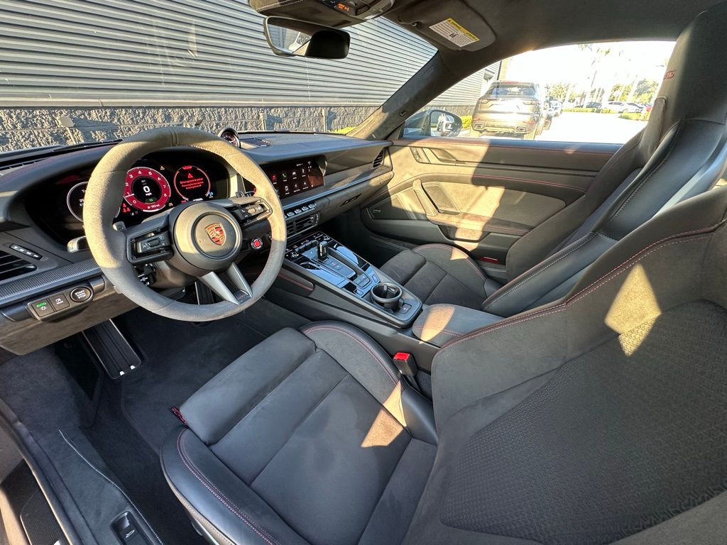 Thumbnail: 2025 Porsche 911 - 4