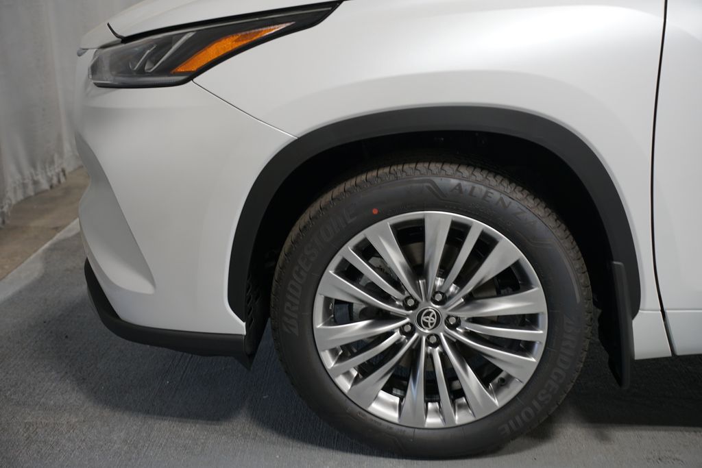 Thumbnail: 2026 Toyota Highlander - 5