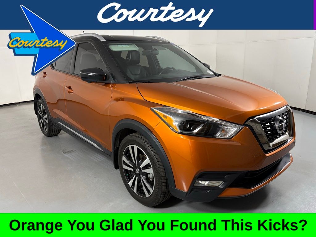 Monarch Orange/Super Black 2019 Nissan Kicks SR FWD SUV / Crossover Front-Wheel Drive Continuously Variable Transmission