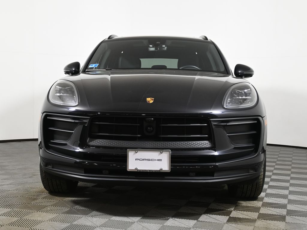 Thumbnail: 2025 Porsche Macan - 10