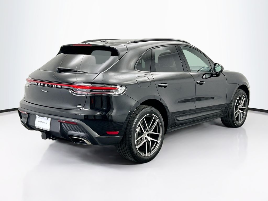 Thumbnail: 2026 Porsche Macan - 7