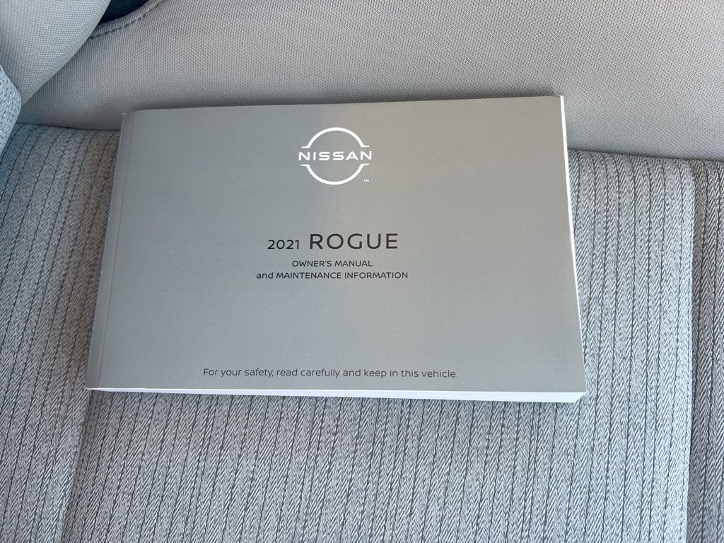 2021 Nissan Rogue SV photo