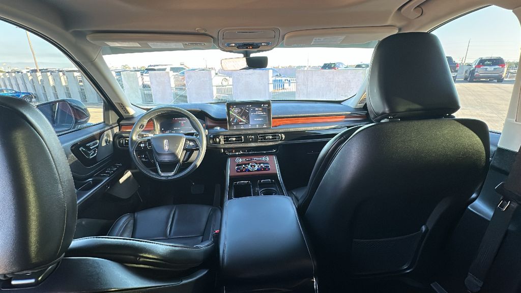 2023 Lincoln Aviator Reserve Silver at Gullo Toyota