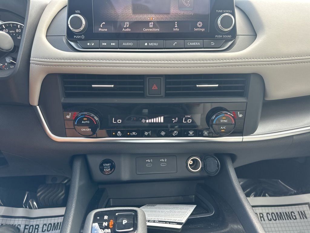 2025 Everest White Pearl Nissan Rogue SV FWD SUV
