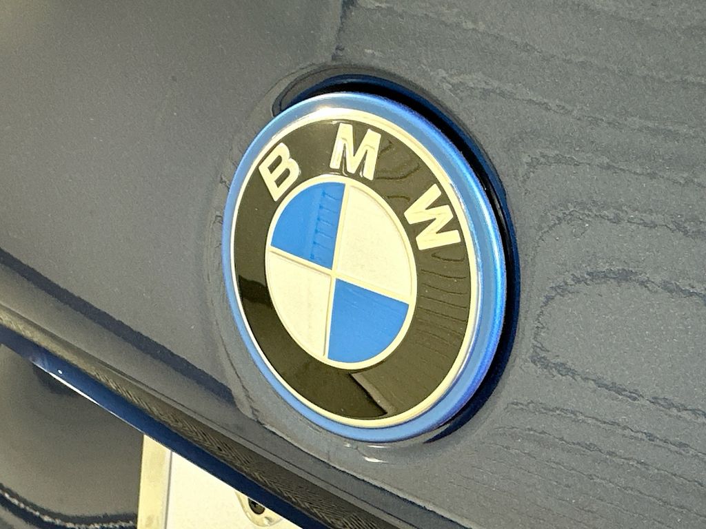 Thumbnail: 2026 BMW i5 - 22
