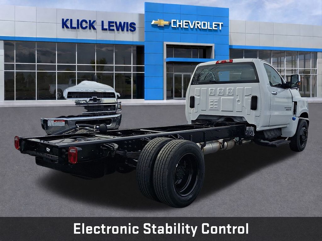 2024 Chevrolet Silverado 5500HD 1LT - 3