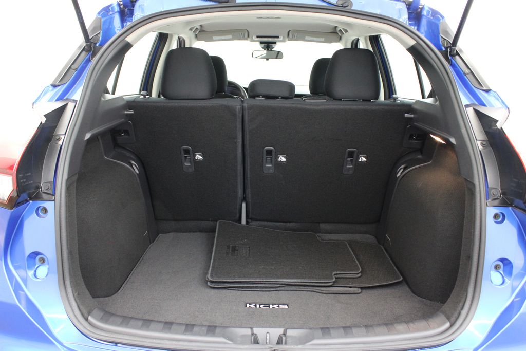 used 2024 Nissan Kicks car