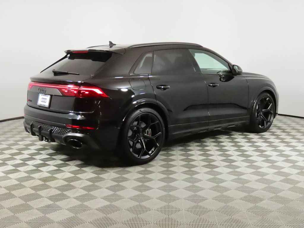Thumbnail: 2026 Audi RS Q8 - 5