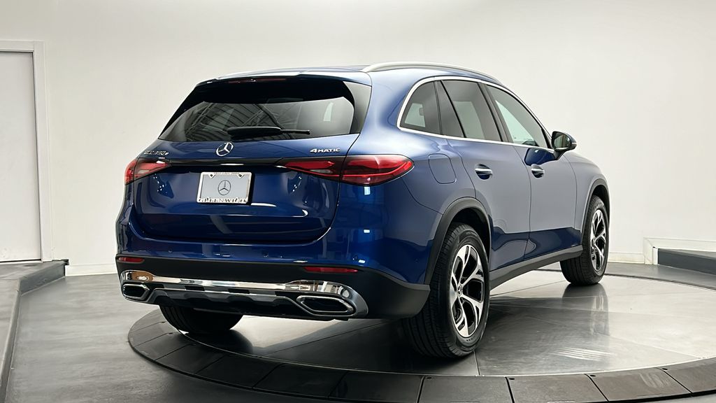 2025 Mercedes-Benz GLC 350 7